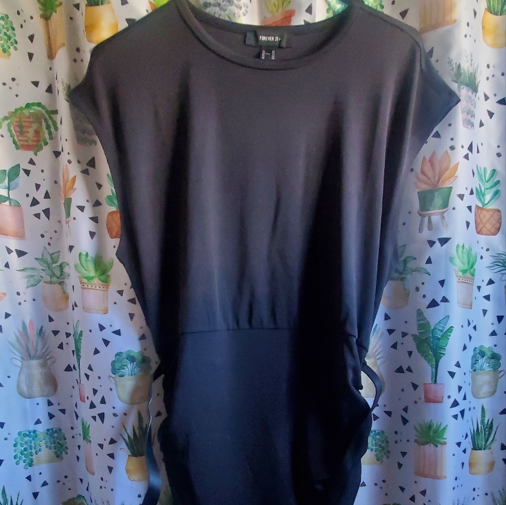 NWOT Belted Rushed Midi Dress